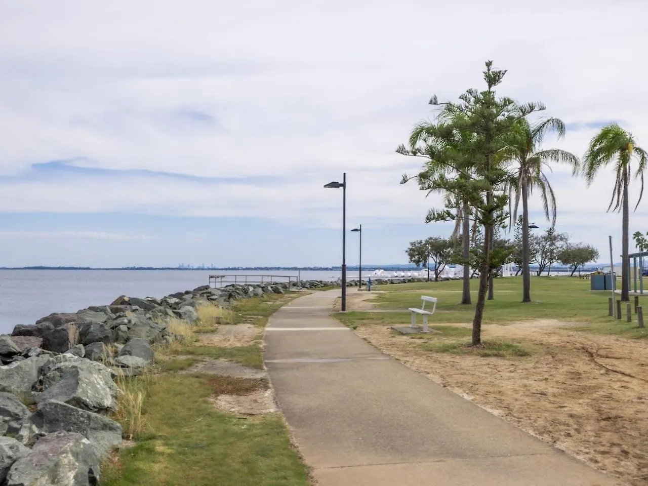 Beach Front Holiday Home With Pool, Prime Location Clontarf