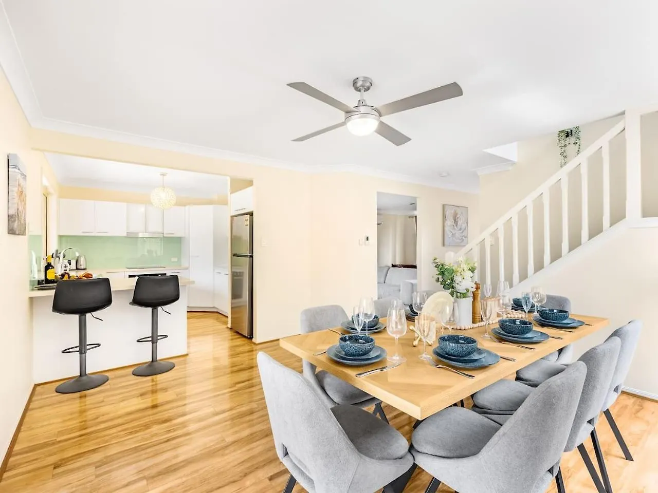 Beach Front Holiday Home With Pool, Prime Location Clontarf